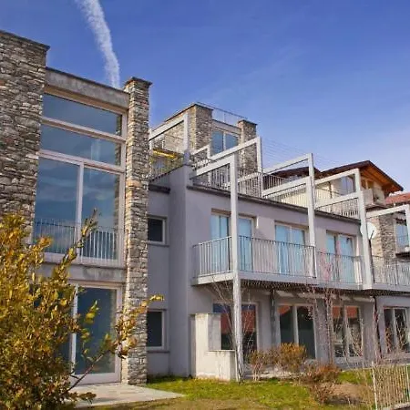 Sleeps 6 Pool Apartment *