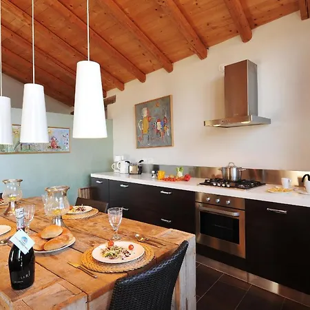 Sleeps 6 Pool * Pianello Del Lario